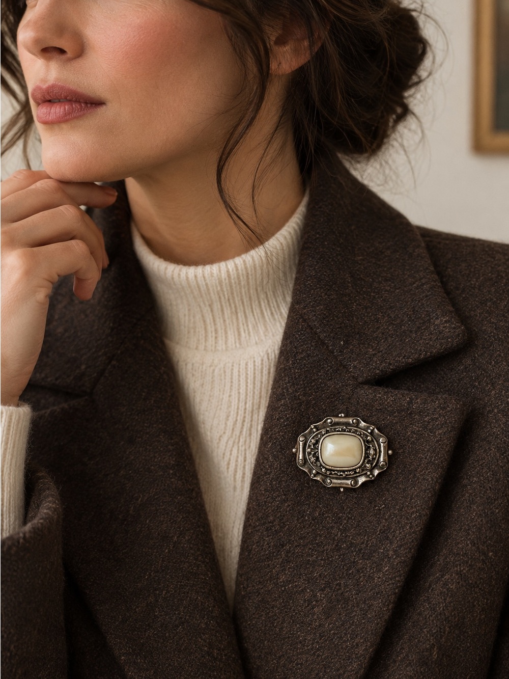 Vintage Silver tone & mother of pearl brooche